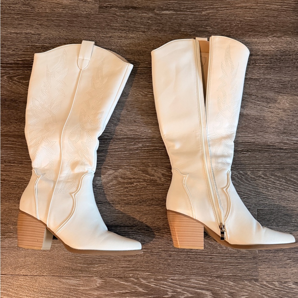Women's White Western Boots - Picture 7 of 8